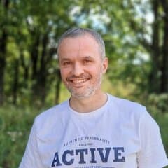 Денис Казаков